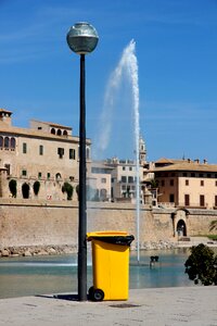 Dustbin water light
