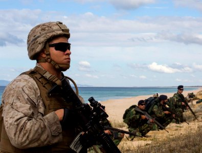 U.S. and Portgese Marines conduct beach assault exercise