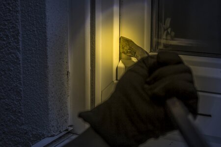 Crowbar flashlight glove