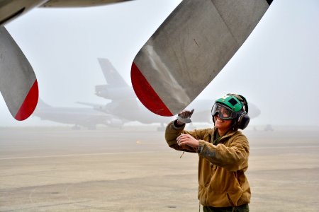 160131-N-MV308-024