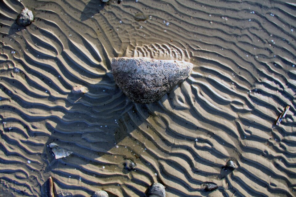 North sea wavy lines lines