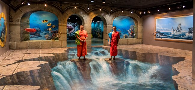 Person art in paradise 3d museum