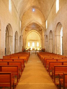 Pointed barrel vault ceiling church abbaye de sénanque photo