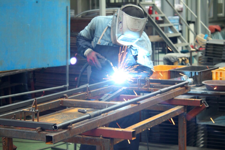 Palette worker work