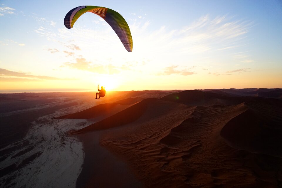 Flying freedom paraglider
