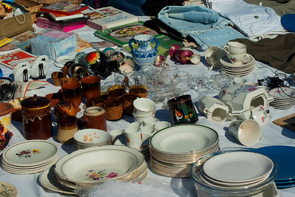Dishes vide-grenier chips