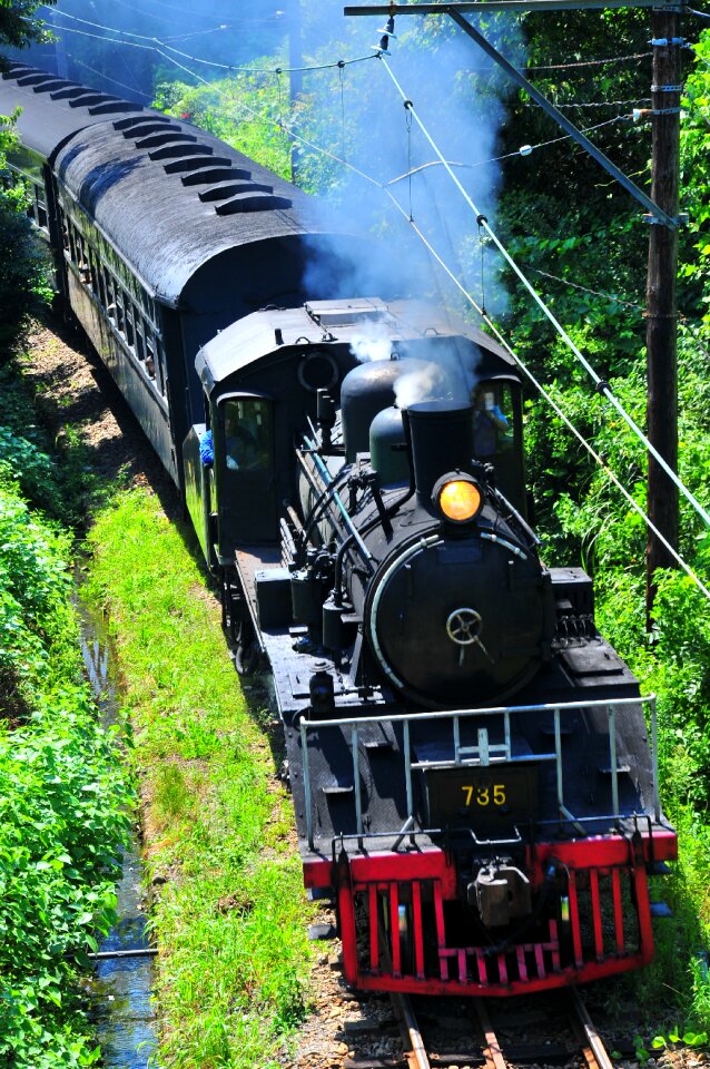Automobile locomotive electric train