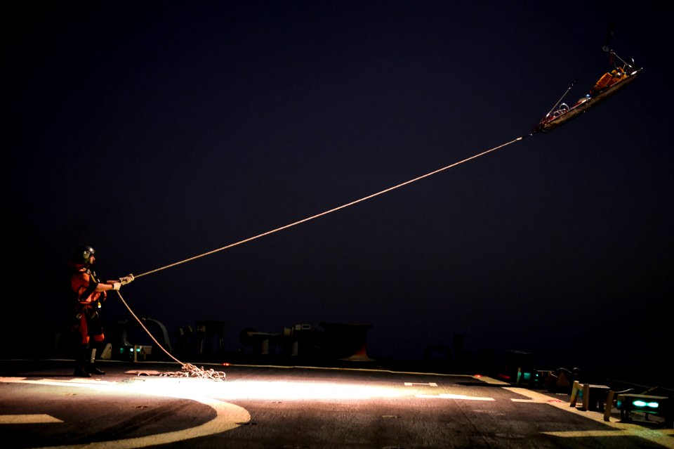 161014-N-FP878-403