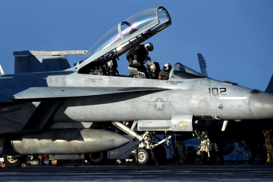 181023-N-EA818-0113