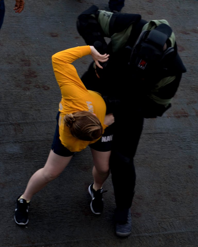 181024-N-EV253-136