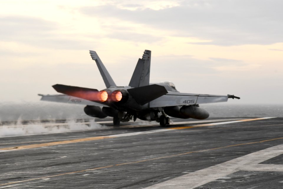 181012-N-EA818-0516