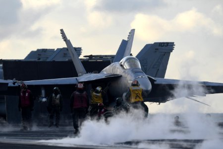 181027-N-EA818-0107
