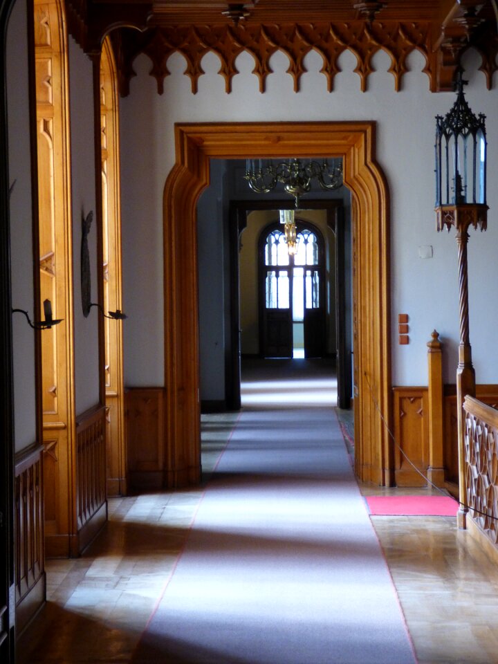 The door shutters the museum
