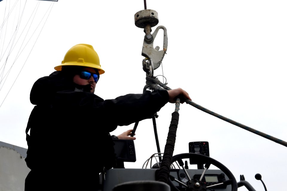 190220-N-JX484-008.NORTH SEA (Feb. 20, 2019) Fire Contolma…