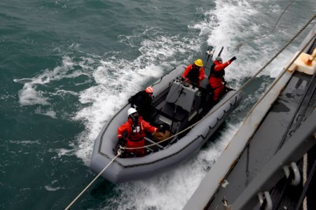 190220-N-JX484-174.NORTH SEA (Feb. 20, 2019) Sailors prepa…
