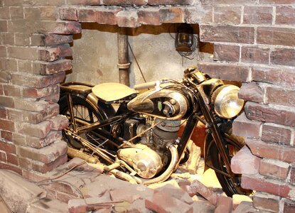 Oldtimer historically broken