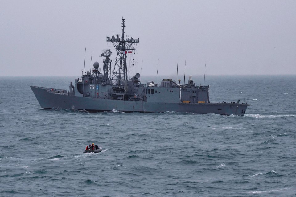 190220-N-JX484-337.NORTH SEA (Feb. 20, 2019) Sailors from …