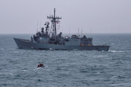 190220-N-JX484-337.NORTH SEA (Feb. 20, 2019) Sailors from …