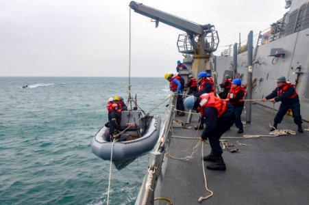 190220-N-JX484-757.NORTH SEA (Feb. 20, 2019) Sailors from …
