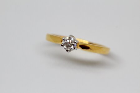 Gold diamond ring marriage photo