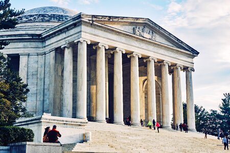 Capital city column