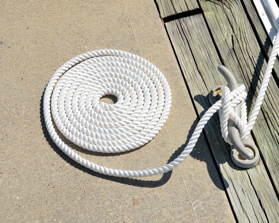 Cleat tied moored photo