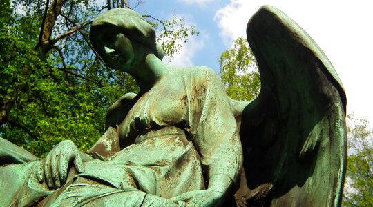 Tomb figure faith