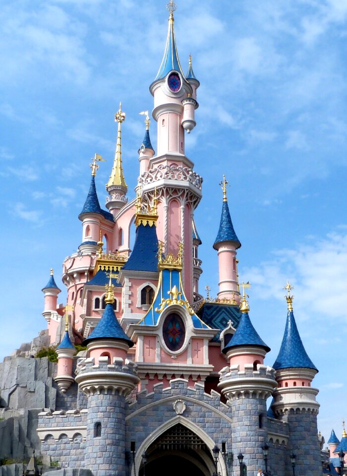 Leisure park walt disney sleeping beauty castle