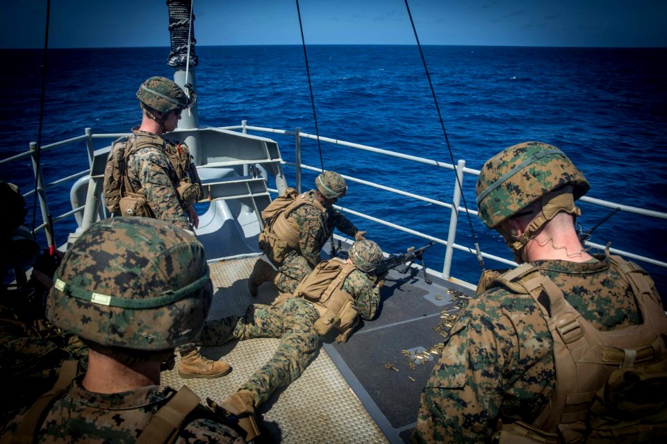 Oak Hill, 26th MEU Marines Conduct Live Fire Drills at Sea…