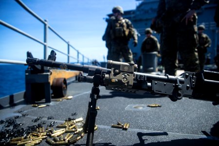Oak Hill, 26th MEU Marines Conduct Live Fire Drills at Sea…