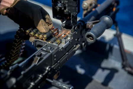 Oak Hill, 26th MEU Marines Conduct Live Fire Drills at Sea…