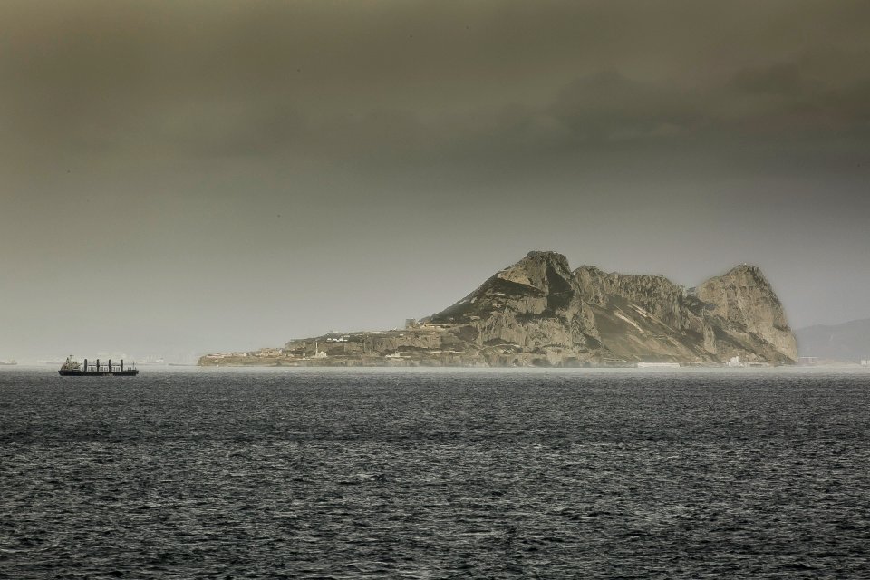 Oak Hill, 26th MEU Marines Transit through Strait of Gibra…