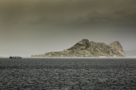 Oak Hill, 26th MEU Marines Transit through Strait of Gibra…
