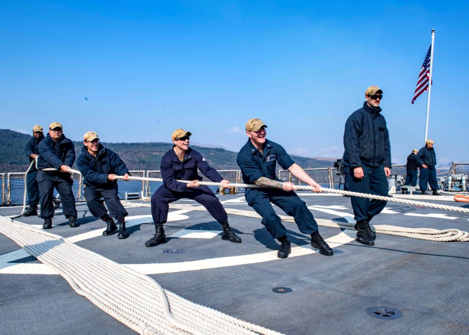 USS Carney (DDG 64)