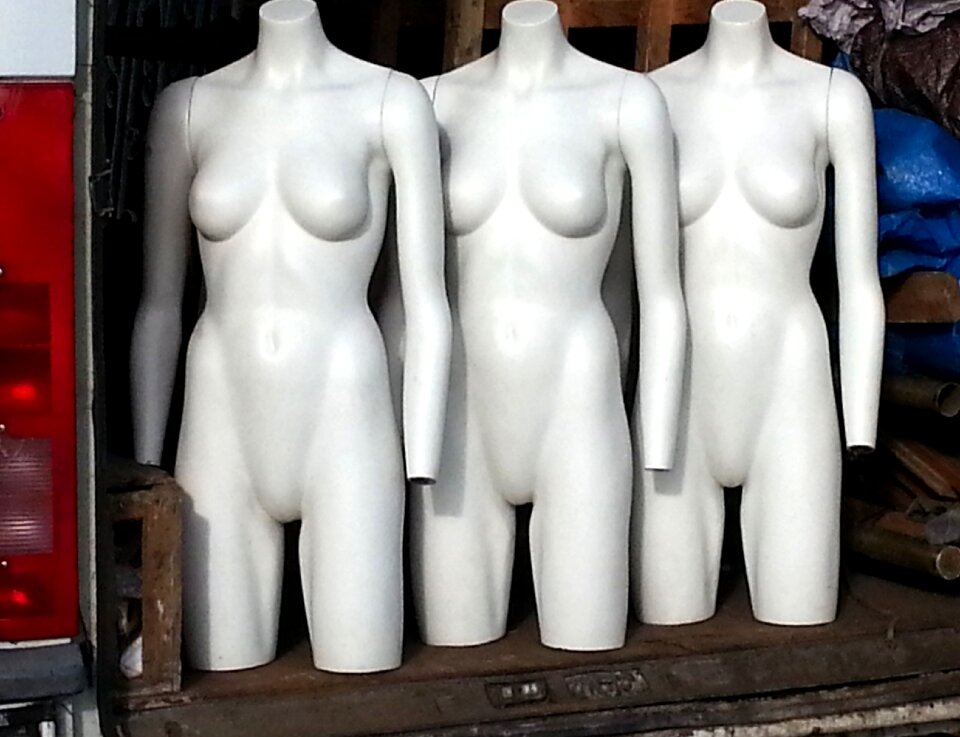 Fashion display retail