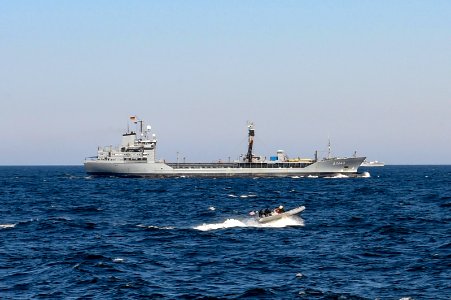 190429-N-JX484-225