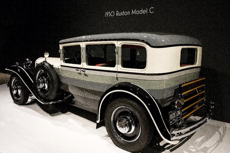 Art deco automobile luxury