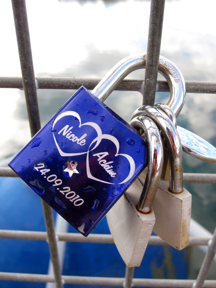 Symbol connectedness romantic