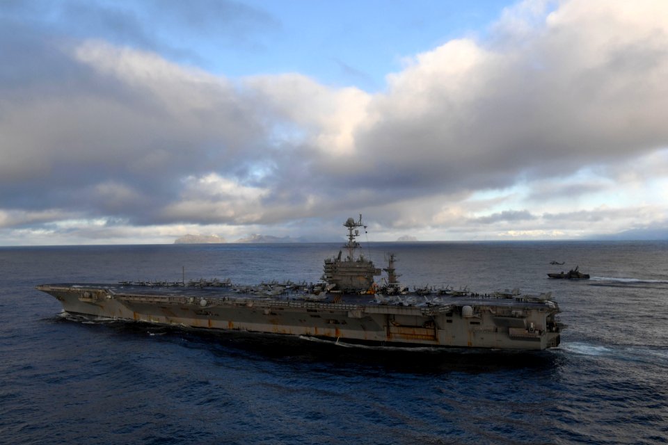 181024-N-EA818-0727