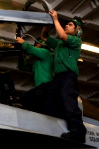 181201-N-MQ631-0048