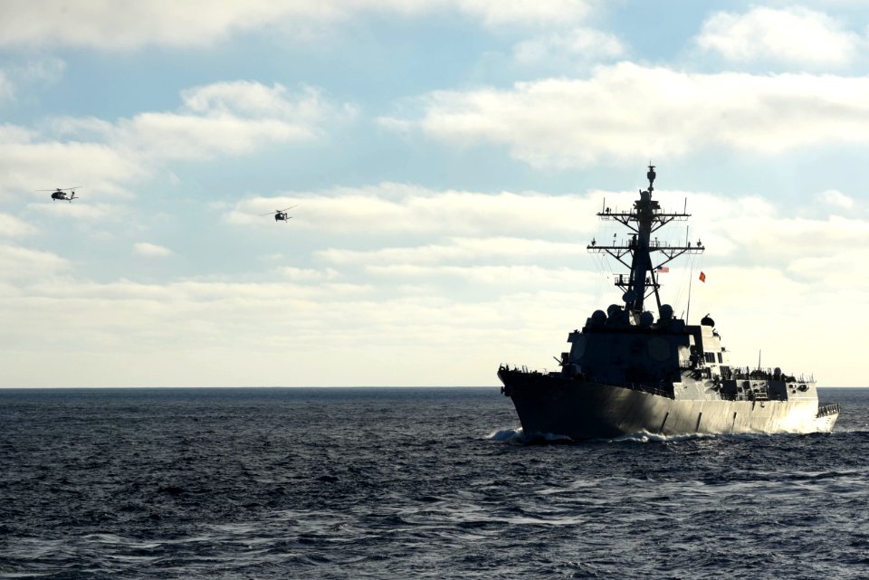 181205-N-MQ631-0064