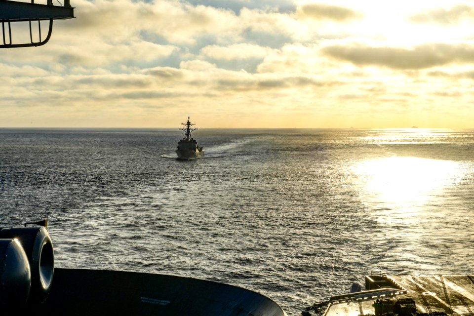 181205-N-GY475-0289