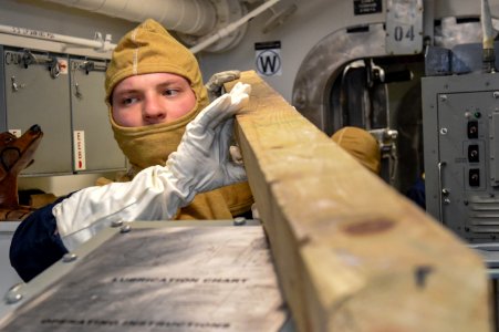 190323-N-JX484-075.ENGLISH CHANNEL (MAR. 23, 2019) Sonar T…