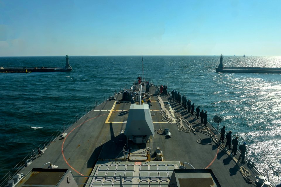 190423-N-JX484-015