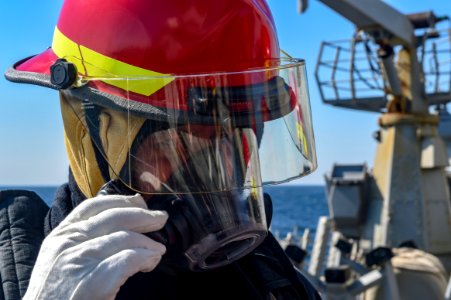 190429-N-JX484-278BALTIC SEA (Apr. 29, 2019) Hull Maintena…