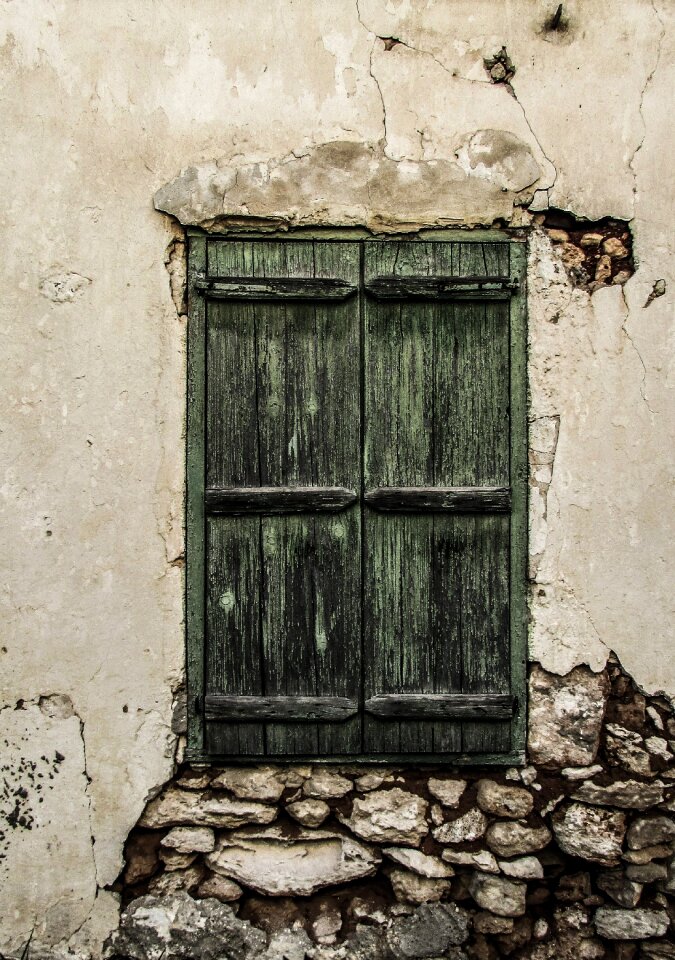 Window ruins green