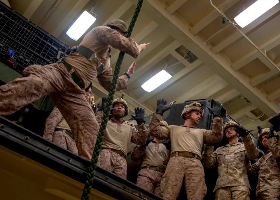 190222 BLT/CLB Fast Rope training