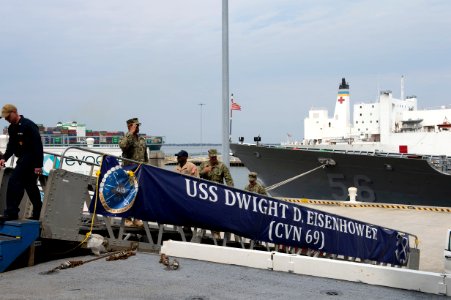 190325-N-QD512-0010