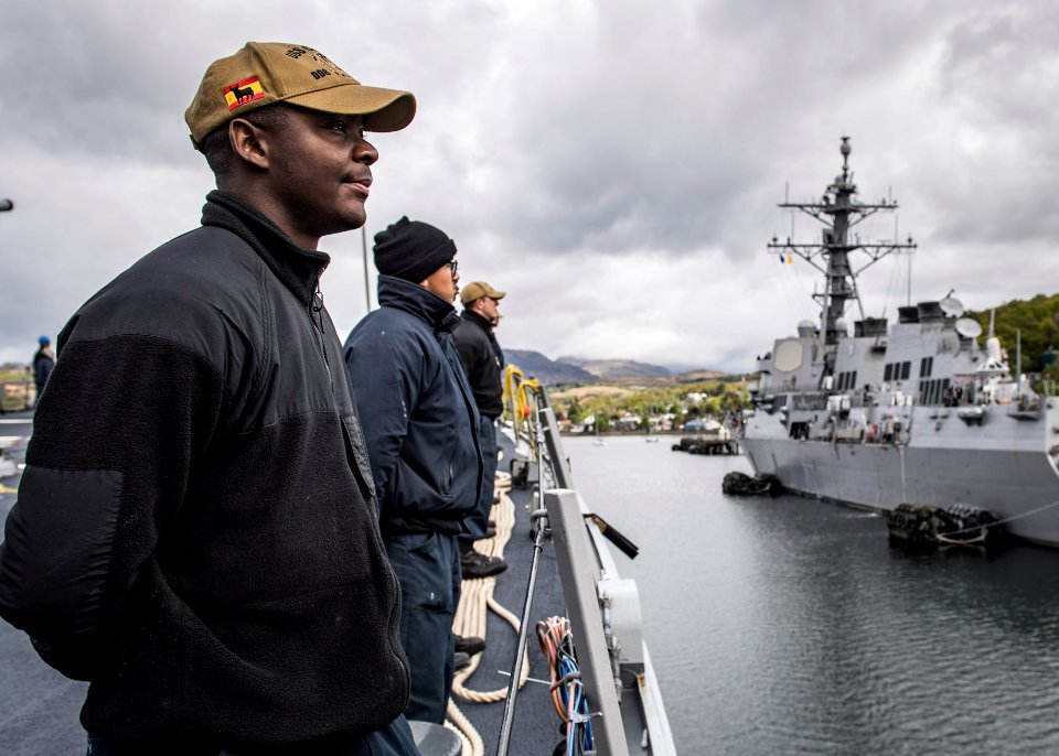 USS Carney (DDG 64)