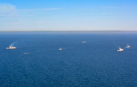 190530-N-JX484-353BALTIC SEA (May 30, 2019) The guided-mis…